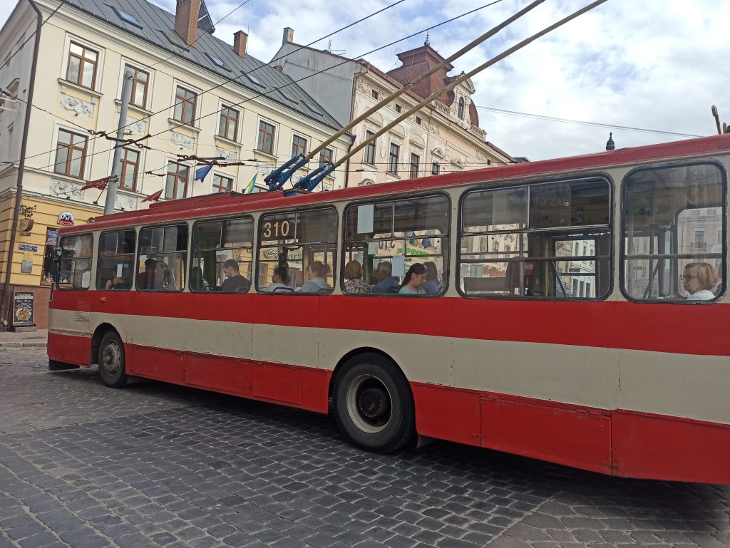 Autobuz vechi în Cernăuți 2